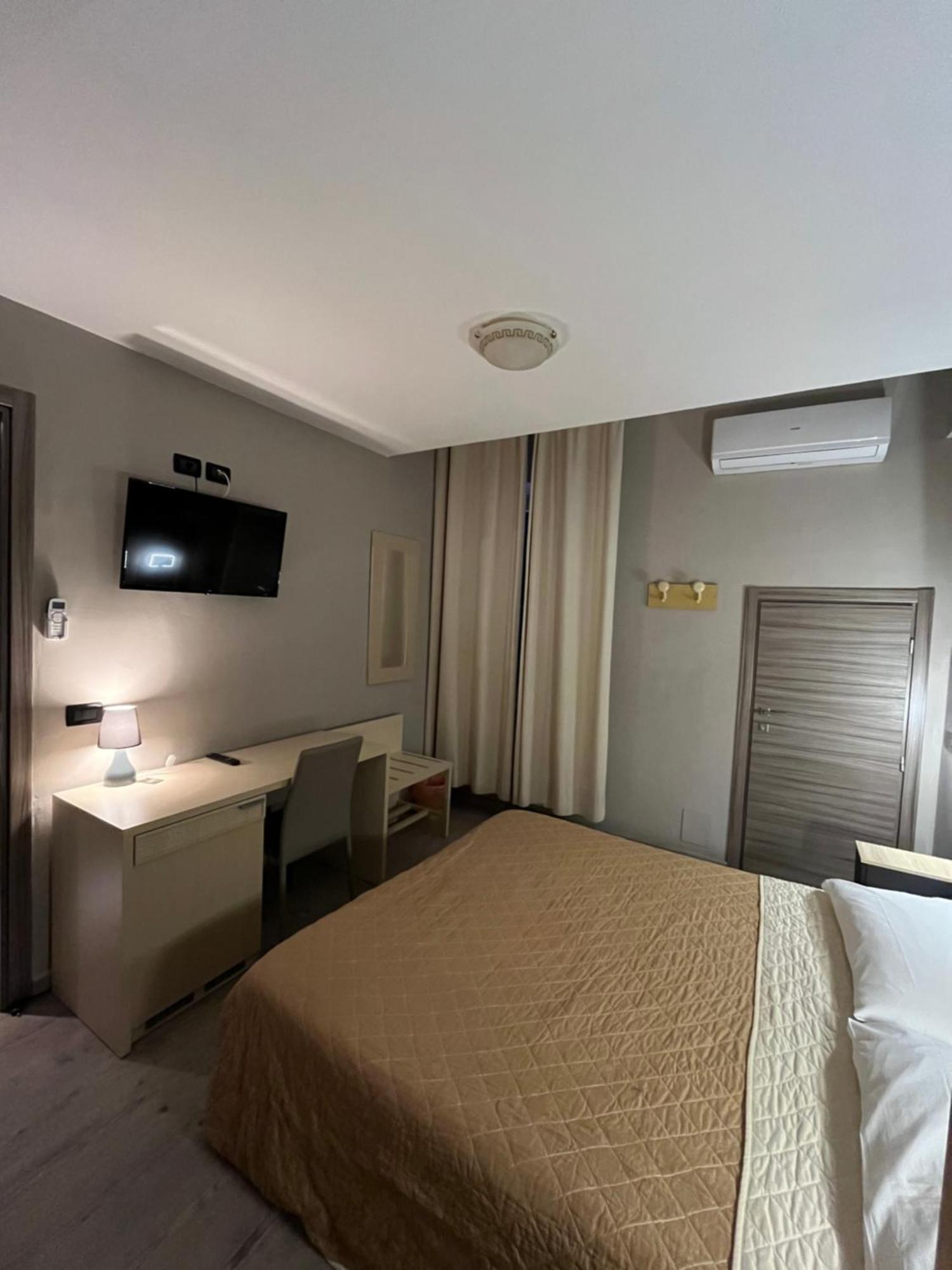 Hotel Pino Lerici Ngoại thất bức ảnh