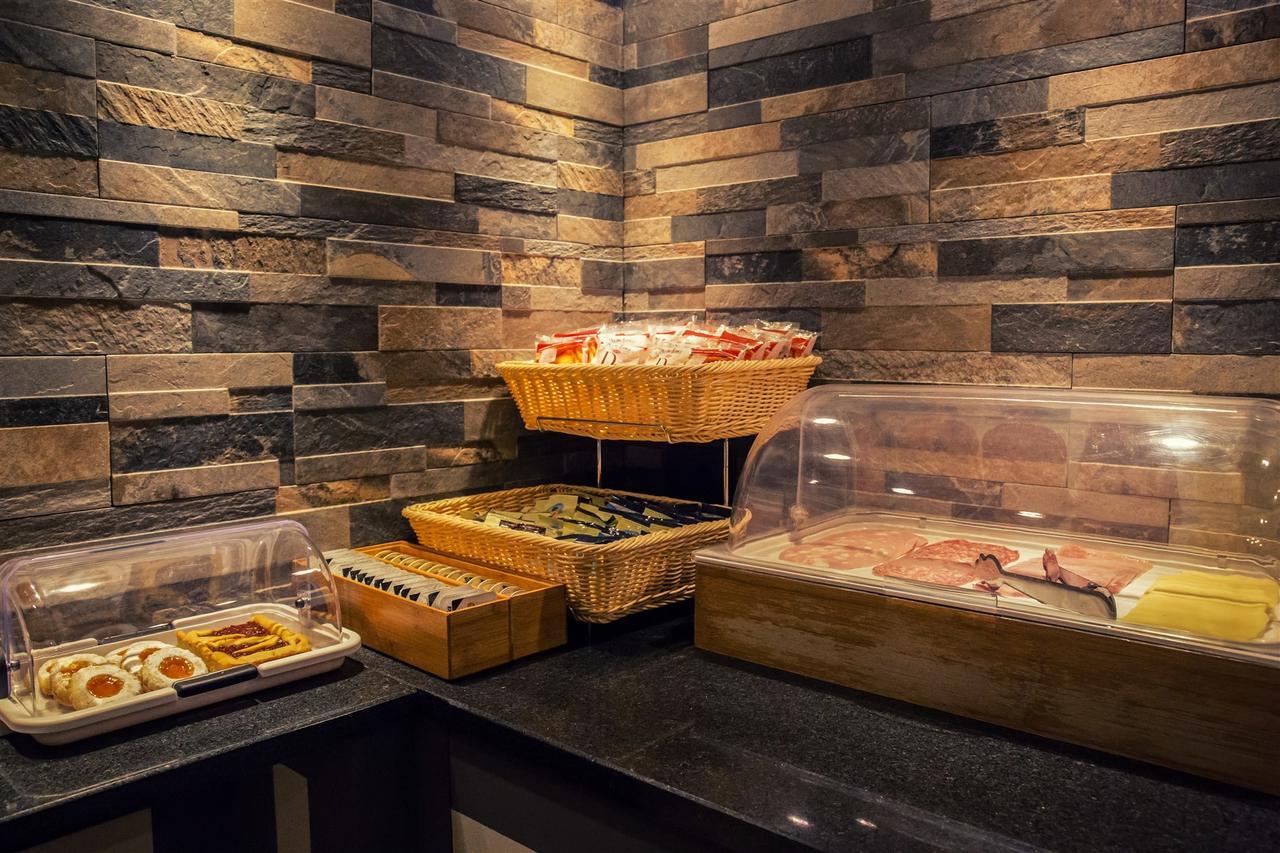 Hotel Pino Lerici Ngoại thất bức ảnh