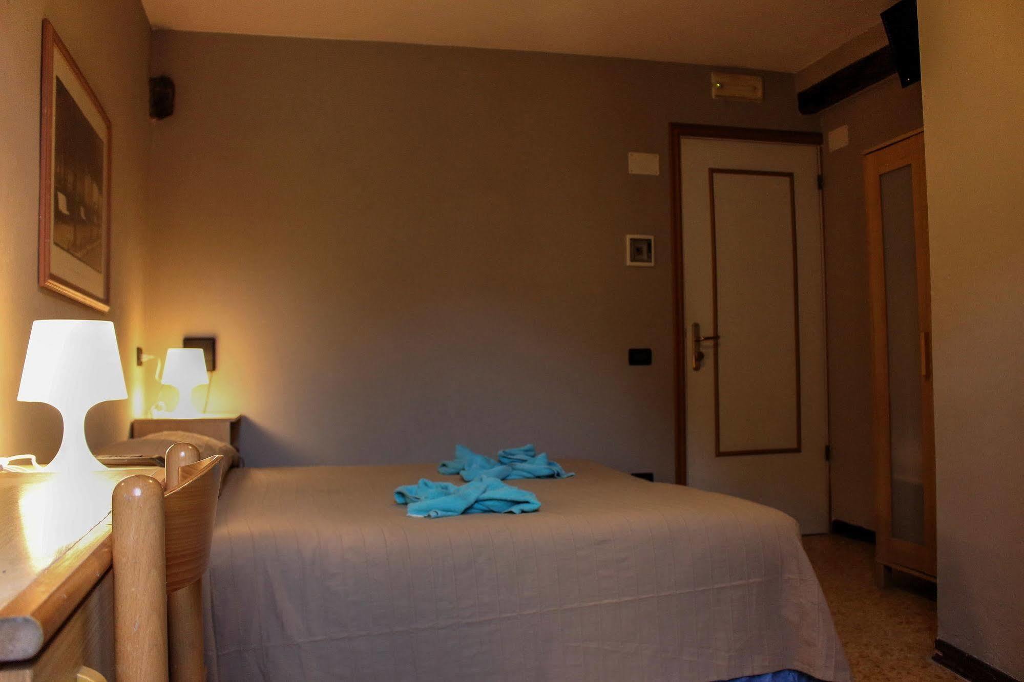 Hotel Pino Lerici Ngoại thất bức ảnh