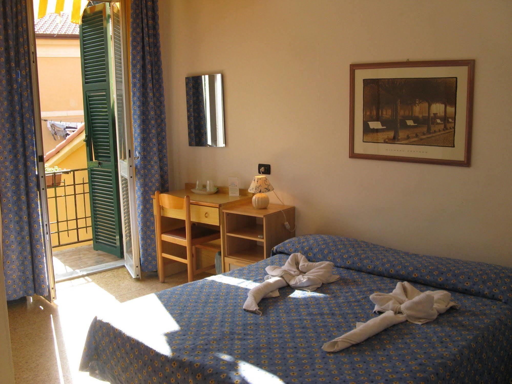 Hotel Pino Lerici Ngoại thất bức ảnh